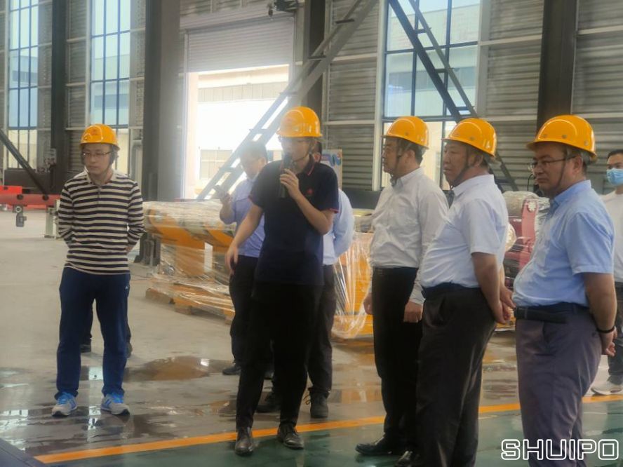 山東省科學(xué)院激光研究所所長賈中青、山東省機械設(shè)計研究院院長林江海帶領(lǐng)激光、高端裝備領(lǐng)域?qū)＜乙恍?人到水泊焊割實地調(diào)研2